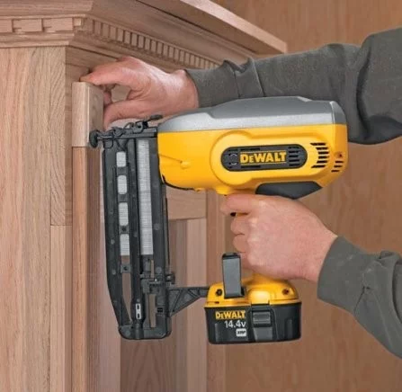 Finish nailer-Dewalt 16 gauge