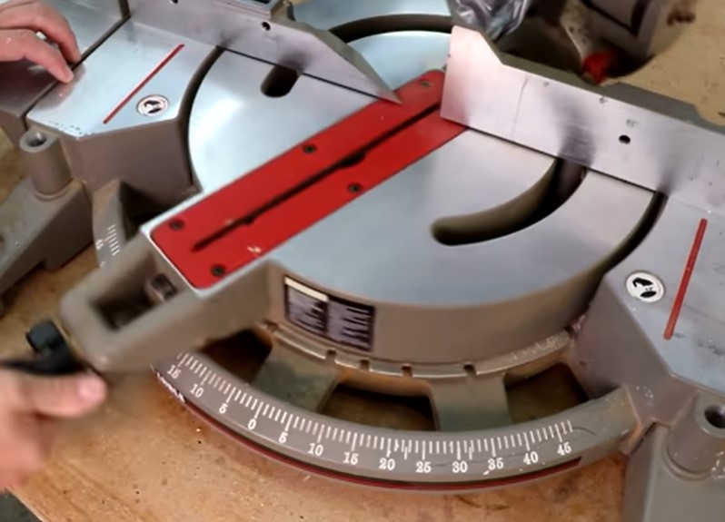 easy degree adjustment of miter saw for angle cuts