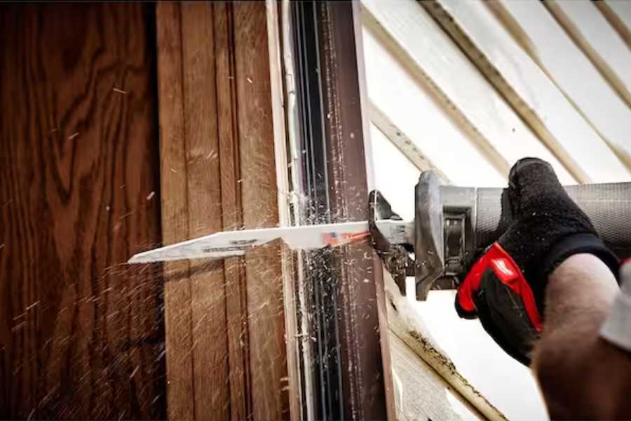 How To Choose The Right Reciprocating Saw Blade
